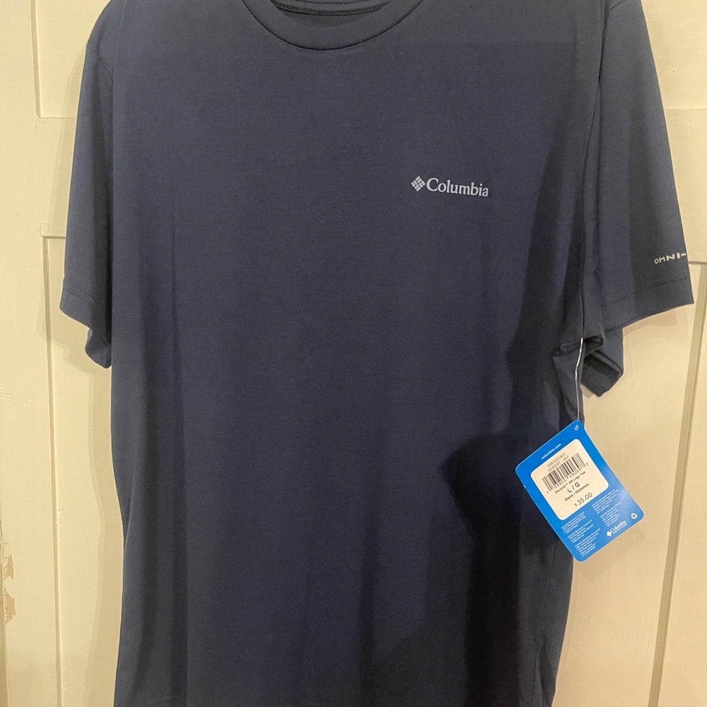 Columbia T-shirt,size L...NWT...navy